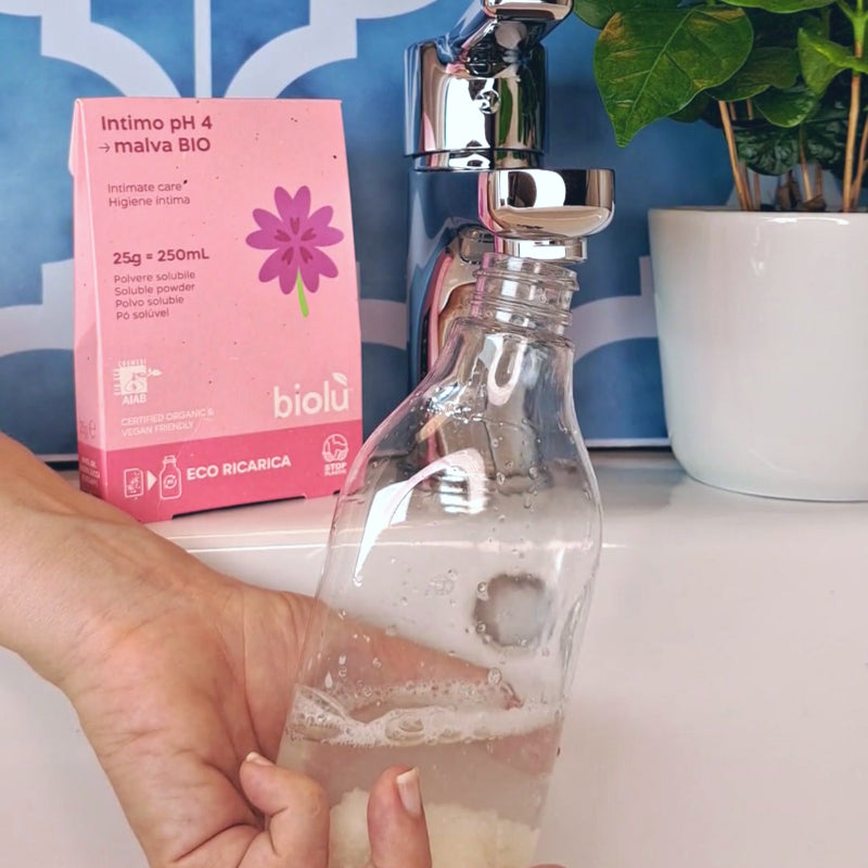 Detergente intimo da sciogliere ph 4 BIOLU'