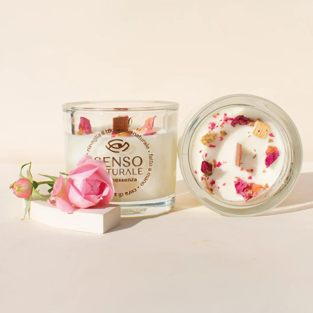 Candela in cera di soia Armonia Senso Naturale con rosa damscena