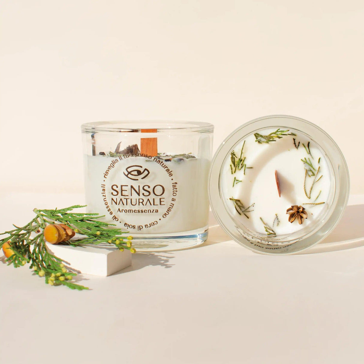 Candela in soia Equilibrio con pino cembro, cedro atlantico, ginepro Senso Naturale